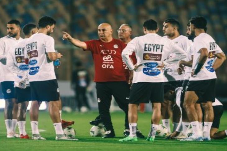 منتخب مصر يخوض مرانه الأخير قبل السفر لموريتانيا على ملعب "نجيل صناعي"